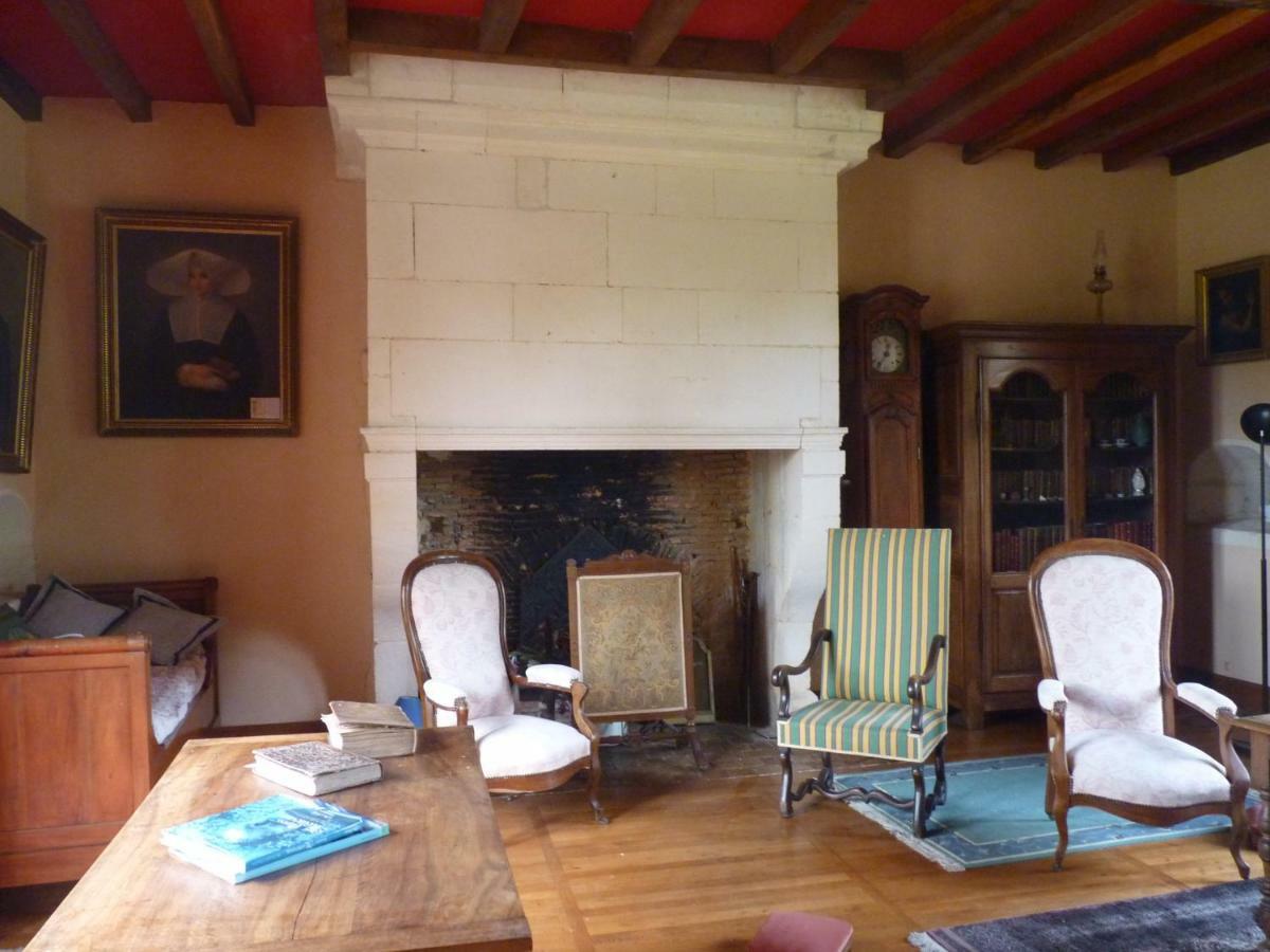 Logis Du Chateau Du Bois Doucet Bignoux Exterior foto
